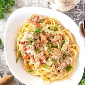 Antti Rinne pekonipasta