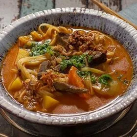 Laksa-Nuudelikeitto
