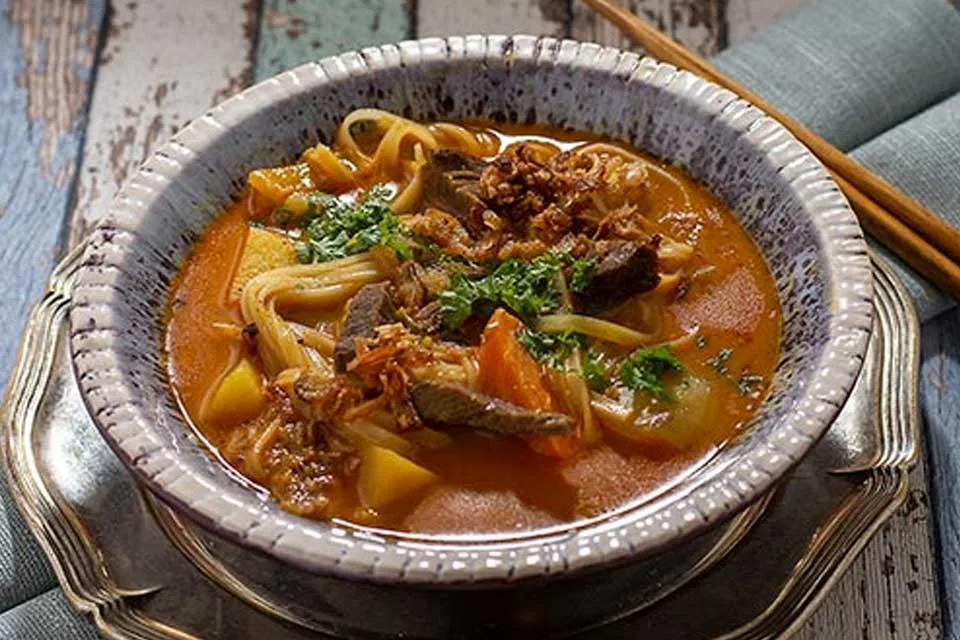 Laksa-Nuudelikeitto