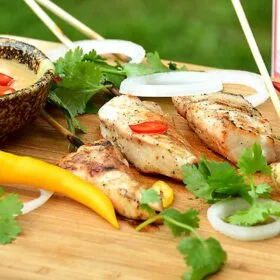 Kanavartaat ja Satay-kastike