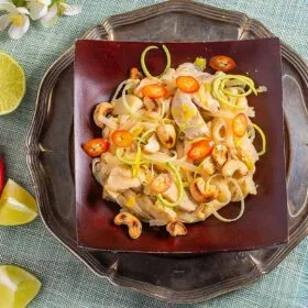 Pad thai - paistetut nuudelit