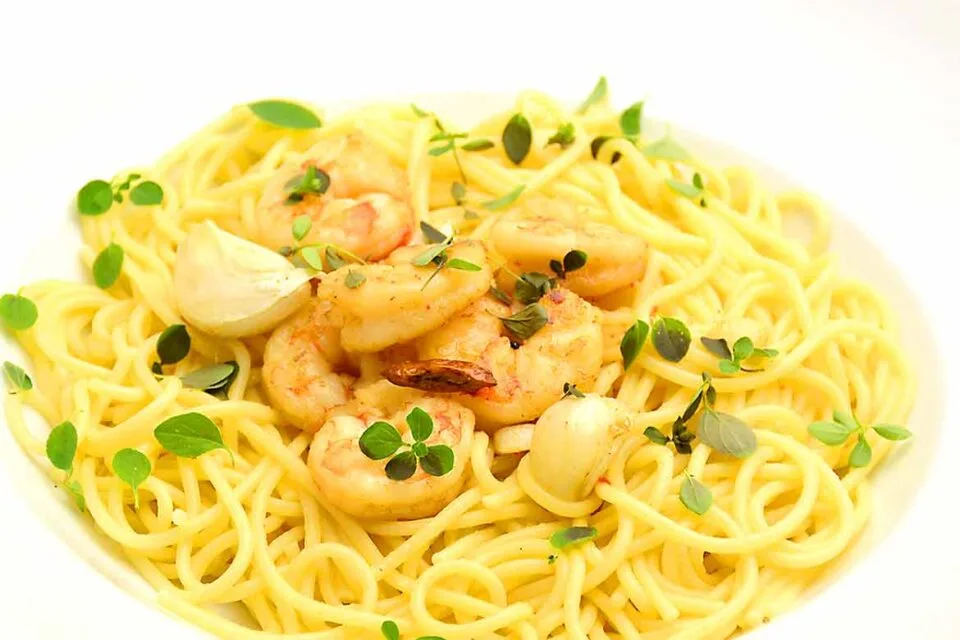 Tiikerirapu-valkosipulipasta