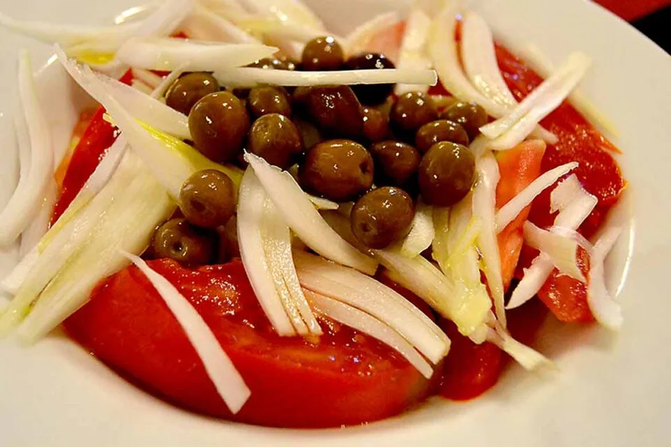 Tomato & Onion Salad