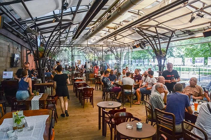 Krakova-Bunkier-cafe