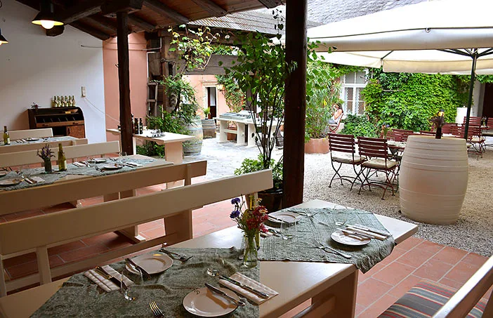 Bründlmayer terrace