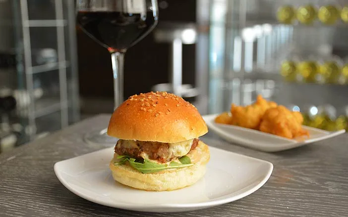Malagan ravintolat Manzanilla burger